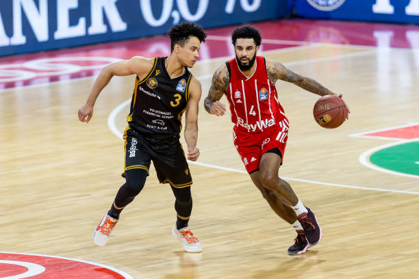 更是在战术 更是在战术