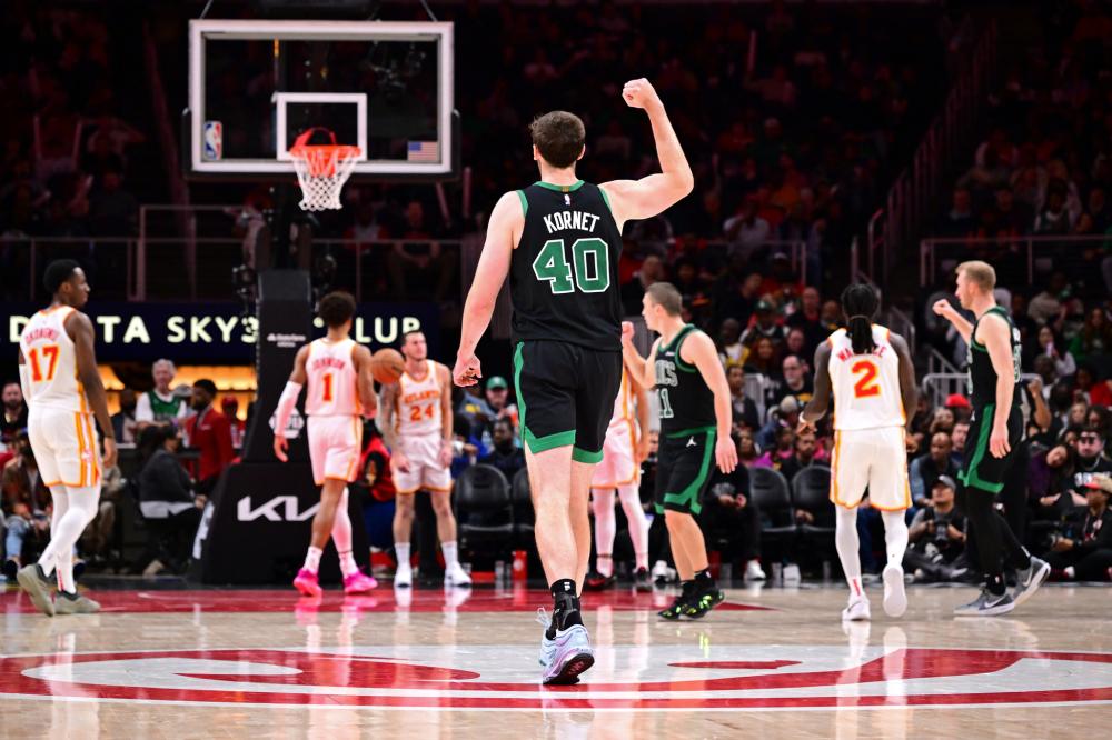 对手防线陷 对手防线陷